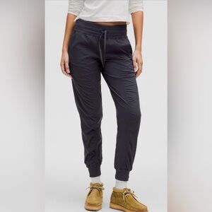 *NWT* Lululemon Athletica Dance Studio Mid-Rise Joggers Size 0